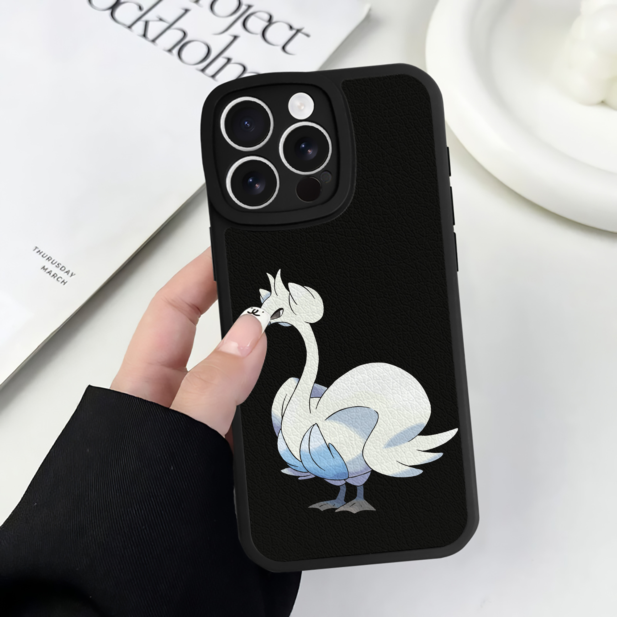 （画像用） ポケットモンスター Pokémon 【iPhone 16シリーズ対応】シリコンスマホケース（レザー調） 材質：シリコン